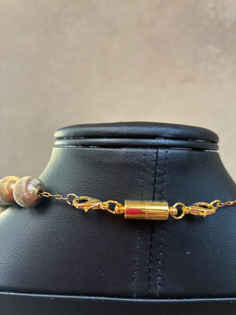 Vintage Textured Bead Gold Tone Necklace with Matching Earrings - Picture 3 of 3